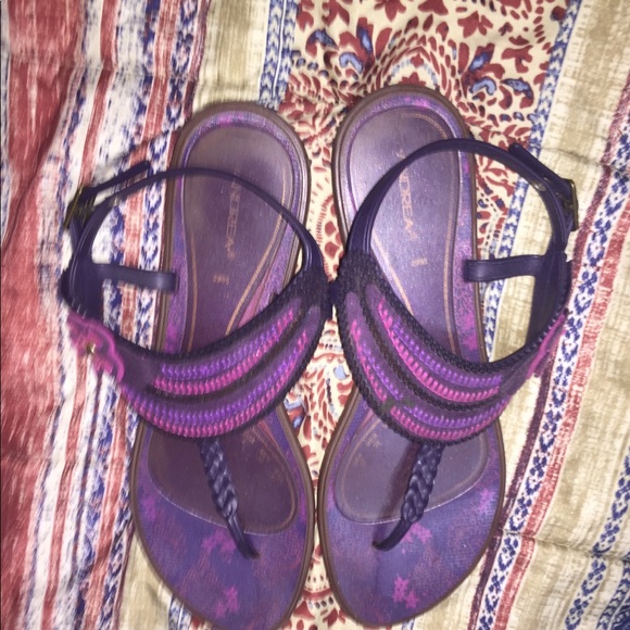 Sandals - Picture 2 of 5